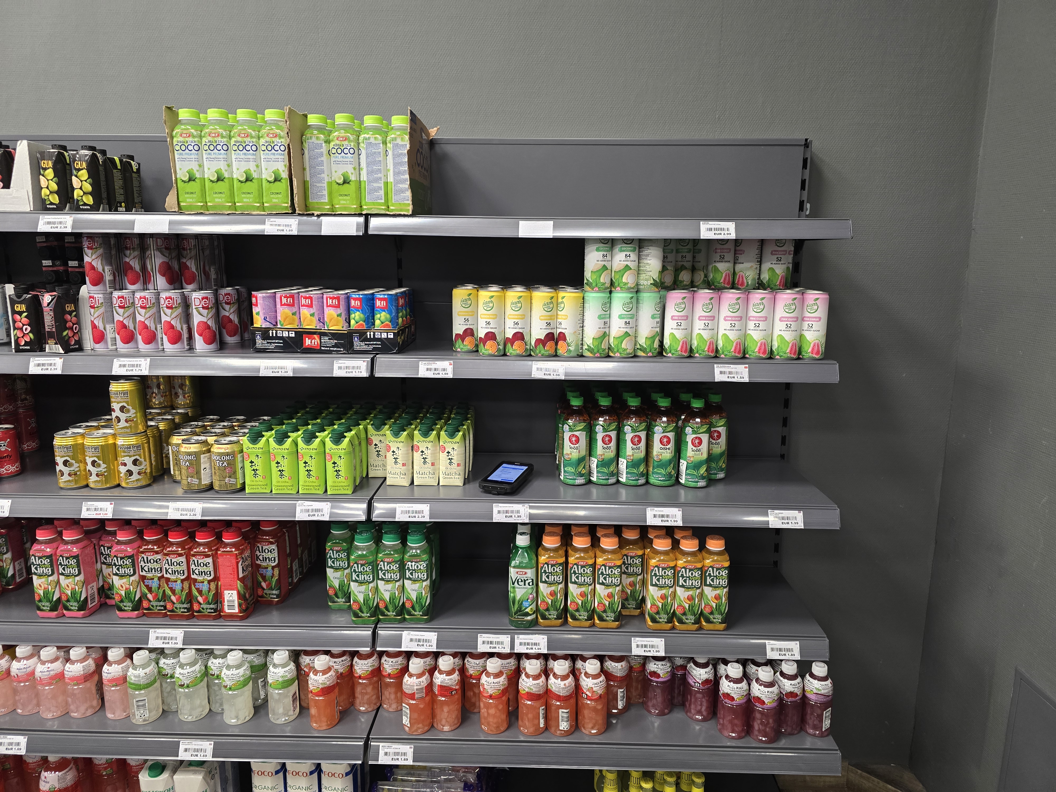 Produktregal in der Filiale Panda-Panda by JEN Erfurt